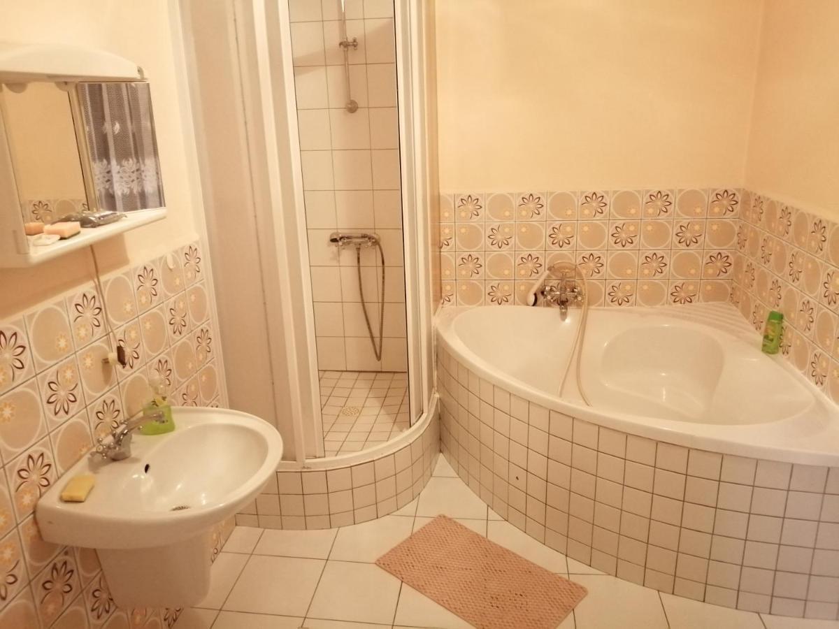 Apartmany Sedek Roprachtice Eksteriør billede
